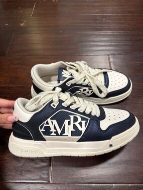 AMIRI Navy and White Signature Logo Low-Top Sneakers